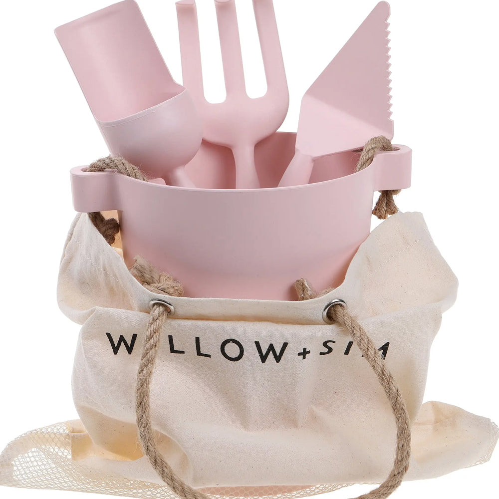 BPA free toys beach bucket and shovel www.chasethebutterflies.com