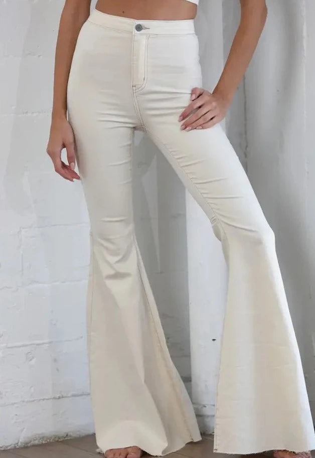 Flared leg bell bottom jeans - www.chasethebuttefr