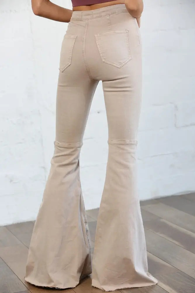 Flared leg bell bottom jeans - www.chasethebutterflies.com